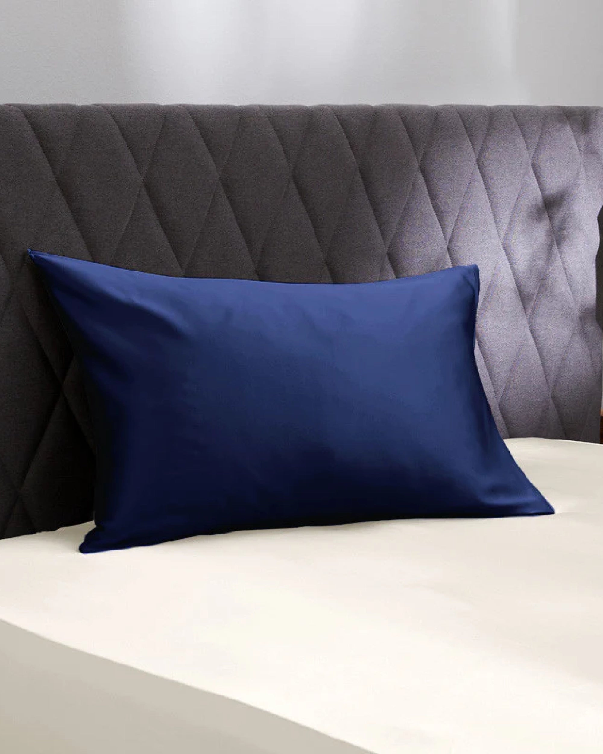 Soft and luxurious Midnight Blue satin pillowcase for a perfect night’s sleep.